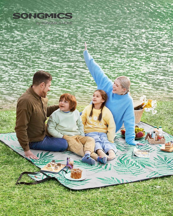 SONGMICS Picknickdecke, 200 x 200 cm, grosser Teppich, für Camping, Park, Garten, Strand, wasserabwe