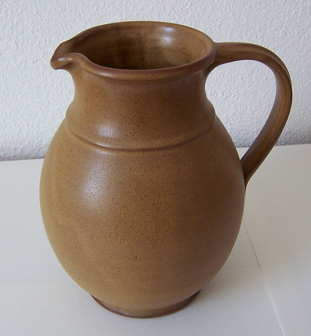 Töpferei Annett Fischer Krug handgetöpfert Höhe 19 cm Volumen ca. 1300 ml (braun)