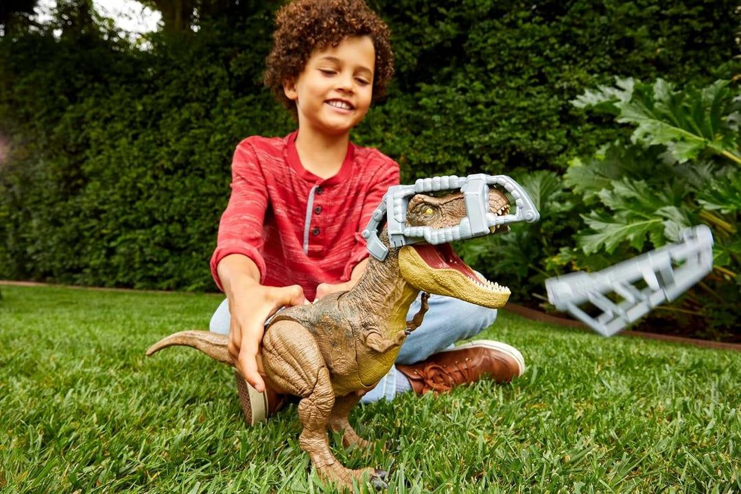 Jurassic World GYW84 - Tyrannosaurus Rex Figur Camp Cretaceous Dino-Flucht Spielzeug mit Stampfbeweg