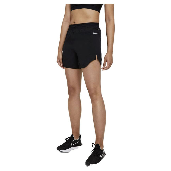 Nike Damen Tempo Luxe Shorts, Shwartz, XS