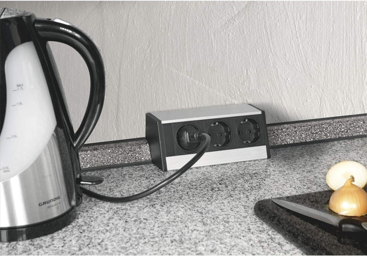EVOline 159800015000 Steckdosenelement R-Dock 3 x Schuko alufarbig, schwarz 3x Schuko, alufarbig, 3x