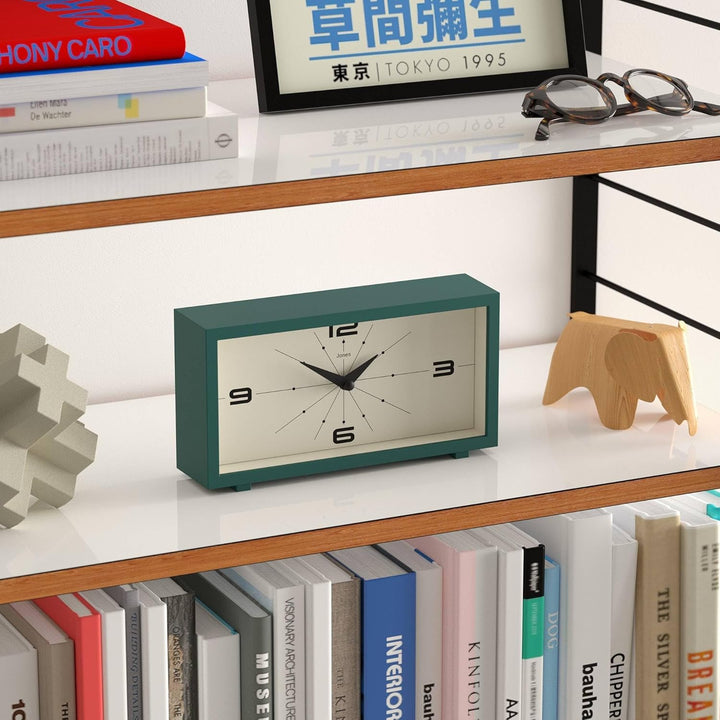 JONES CLOCKS® Schreibtischuhr 'Odeon' – modernes rechteckiges Design in Grün, stilvoller Retro-Look