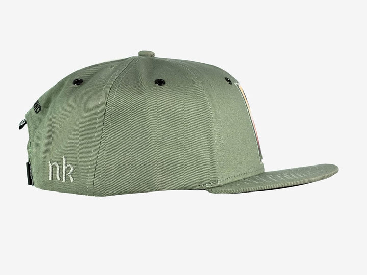 Nebelkind Snapback Cap Iconic Olivgrün Gemälde Ikone mit Sturmmaske Grössenverstellbar Unisex One Si