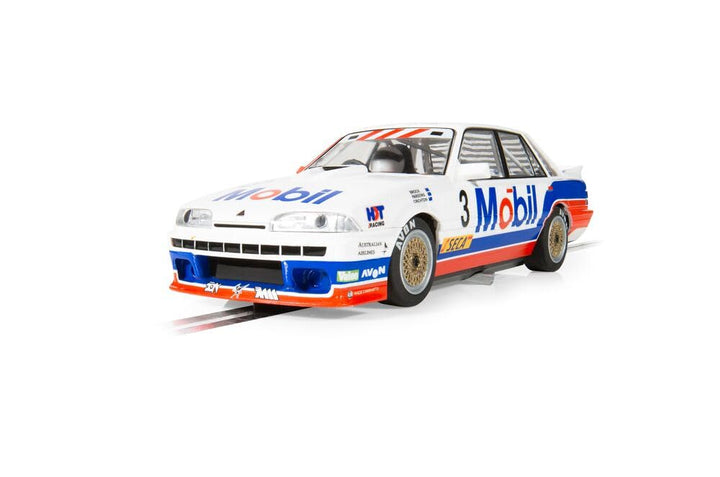 Scalextric Cars – C4549 Holden VL Commodore – Spa 1987 – Holden Dealer Team – Spielzeug-Schlitzauto