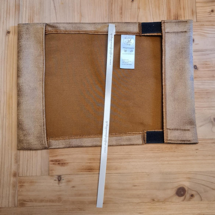 Exclusive, edle Buchumschläge aus Nubuck-Leder-Imitat oder Kork mit Klettverschluss und Lesezeichen,