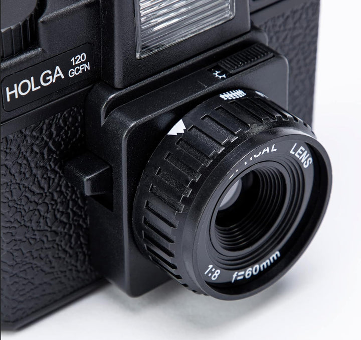 Holga 120GCFN Rollfim Kamera artLINE (Glas Optik) im Set mit schwarz/weiss Film und Batterien 120mm