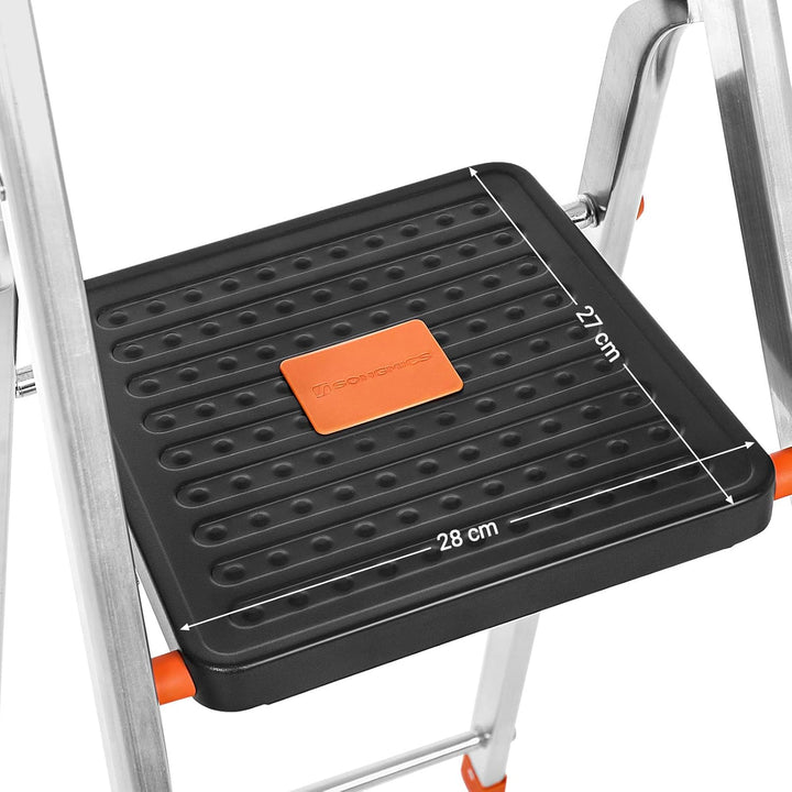 SONGMICS Leiter mit 4 Stufen, Aluleiter, 12 cm breite Stufen mit Riffelung, Anti-Rutsch-Füsse, mit H