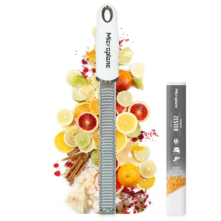 Microplane Zester Küchenreibe in Weiss für Zitrusfrüchte, Hartkäse, Ingwer, Schokolade & Muskatnuss
