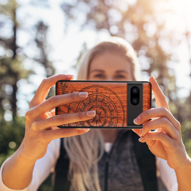 Carveit Holz Handyhülle für Google Pixel 7a Cover [Einzigartiges Design Case] Stossstange hülle Komp