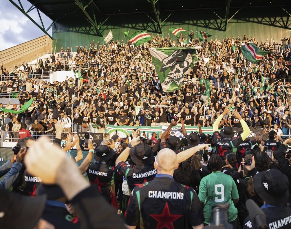 Red Star Paris: Punks, Politics and Power Struggles in the Fight for the Coolest Club on Earth, Tasc