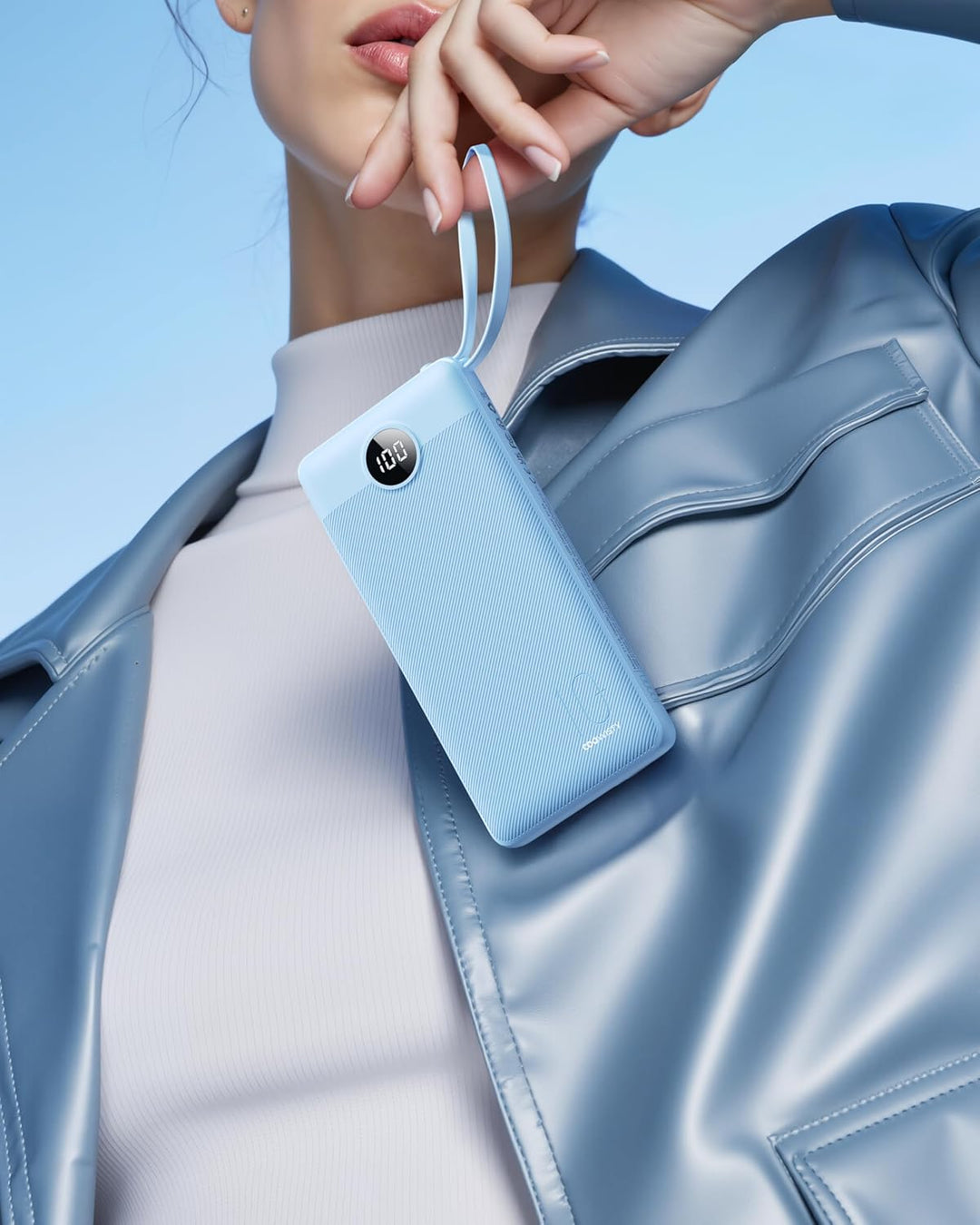 10000mAh Powerbank mit Integriertem Kabel, USB C Tragbares Ladegerät, 5 Ausgänge 2 Eingänge LED Disp
