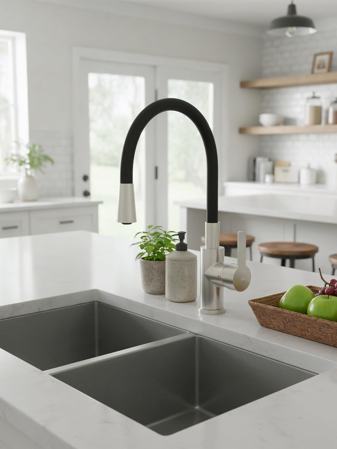 EISL Flexo Edelstahl/Schwarz Flexible Spültischarmatur Niederdruck, biegsamer Wasserhahn für die Küc