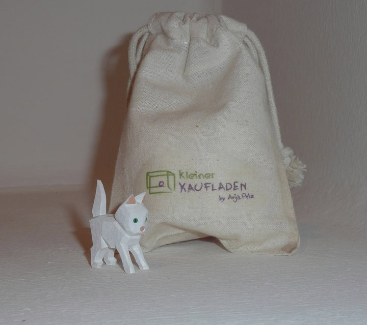 Lotte Sievers-Hahn Katze hell/weiss stehend mit Baumwollbeutel Krippenfigur