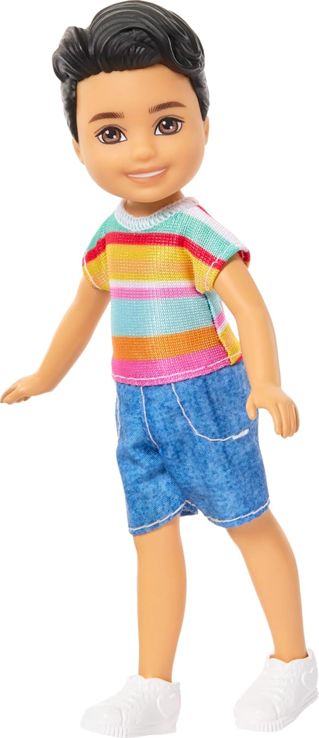 Barbie Club Chelsea, kleine Puppe Koji, ca. 15 cm gross, Junge mit braunem Haar und abnehmbarem gest