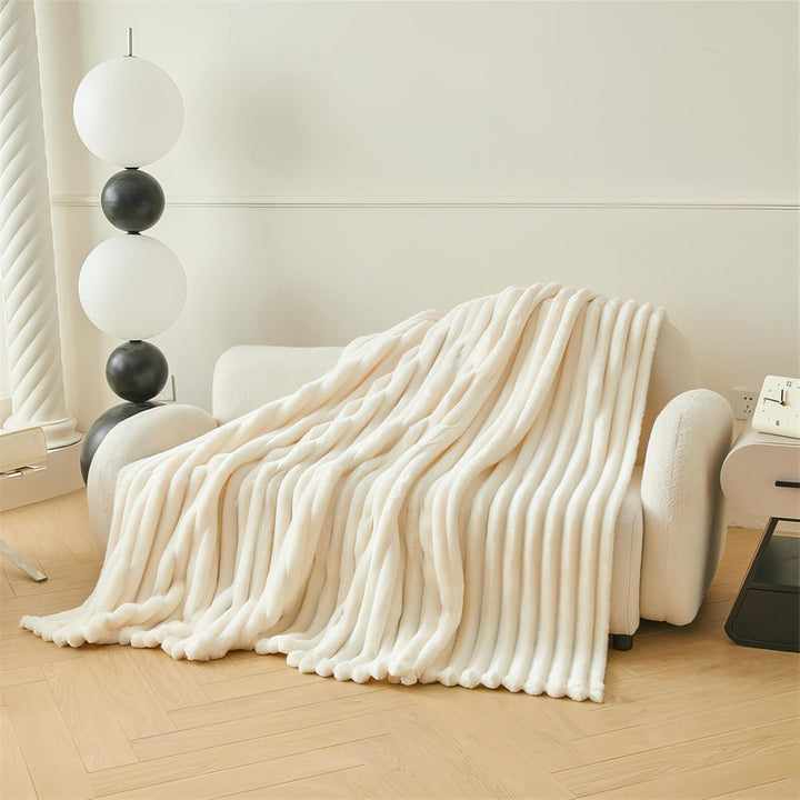 Kuscheldecke 200x230 cm - Warme Flausige Bettüberwurf Decke und Sofadecke Mama, Frauen und Freundin