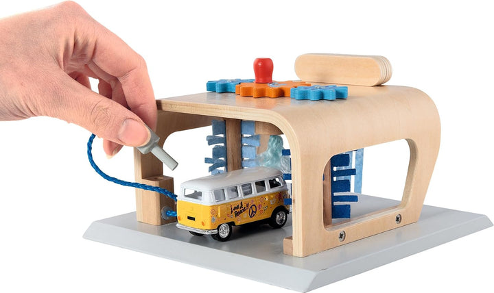goki 53779 Waschanlage PowerClean, Autowaschanlage aus Holz – Spielset mit Bürsten, Filzvorhängen &