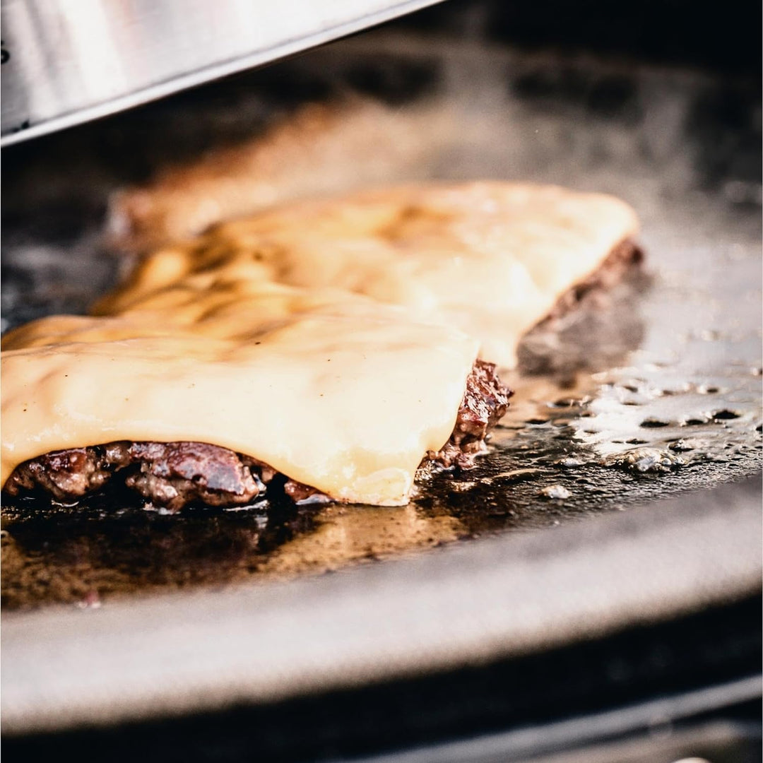 KamadoJoe Kamado Joe KJ-HCIGRIDDLE, Halbmond Gusseisen Reversible Griddle Grill Zubehör Grillzubehör