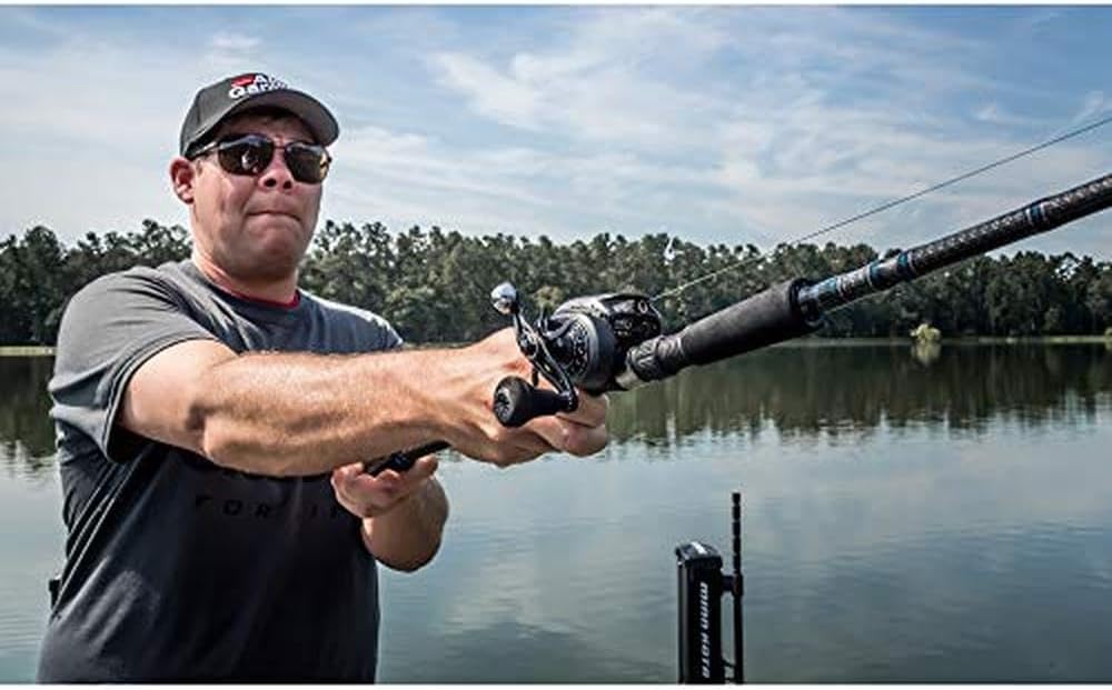 Abu Garcia Revo Beast Low Profile Baitcastrolle – Süsswasser-Raubfischrolle für grosse Hechte, Zande