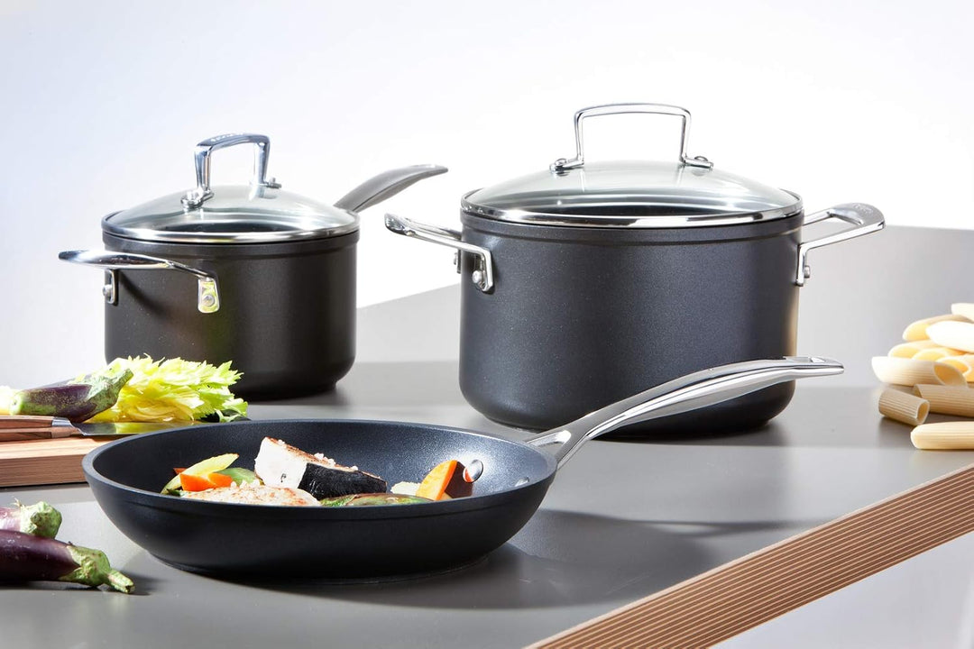 LE CREUSET Aluminium-Antihaft flache Pfanne, Ø 20 cm, Für alle Herdarten inkl. Induktion geeignet, A