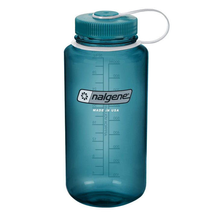 Nalgene Sustain Tritan-Wasserflasche aus BPA-freiem Material, hergestellt aus 50% Kunststoffabfall,