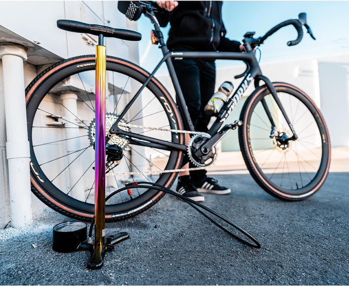 LEZYNE Klassische Fahrradreifenpumpe mit Bodenantrieb, Hochdruck 220 psi, 8,9 cm Messgerät, Presta-
