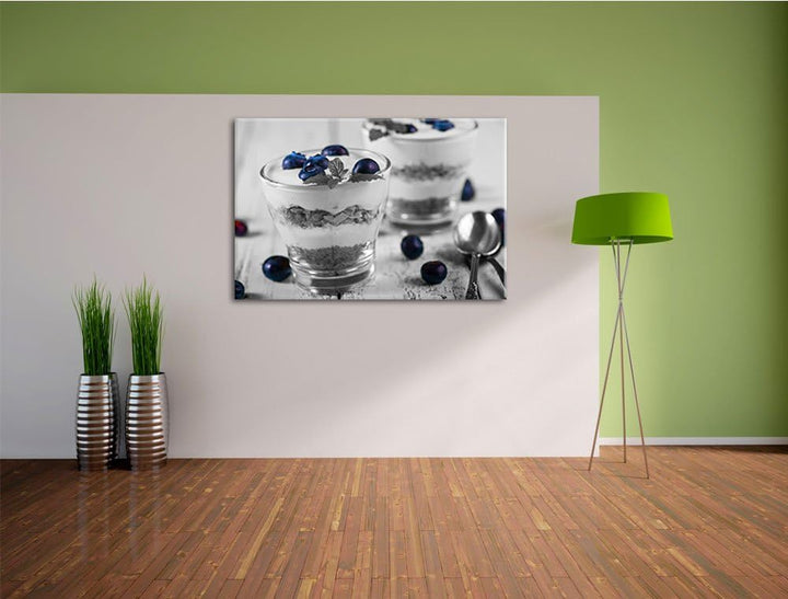 Blaubeerjoghurt mit Müsli schwarz/weiss Format: 100x70 cm auf Leinwand, XXL riesige Bilder fertig ge