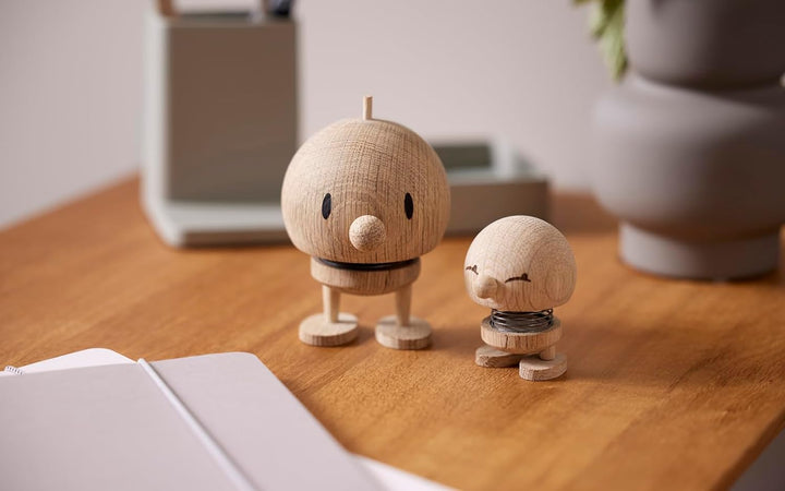 Hoptimist - Skandinavisches Design - Large Bumble aus Holz - Höhe 13,5 cm, Durchm. 10 cm - Raw Oak L
