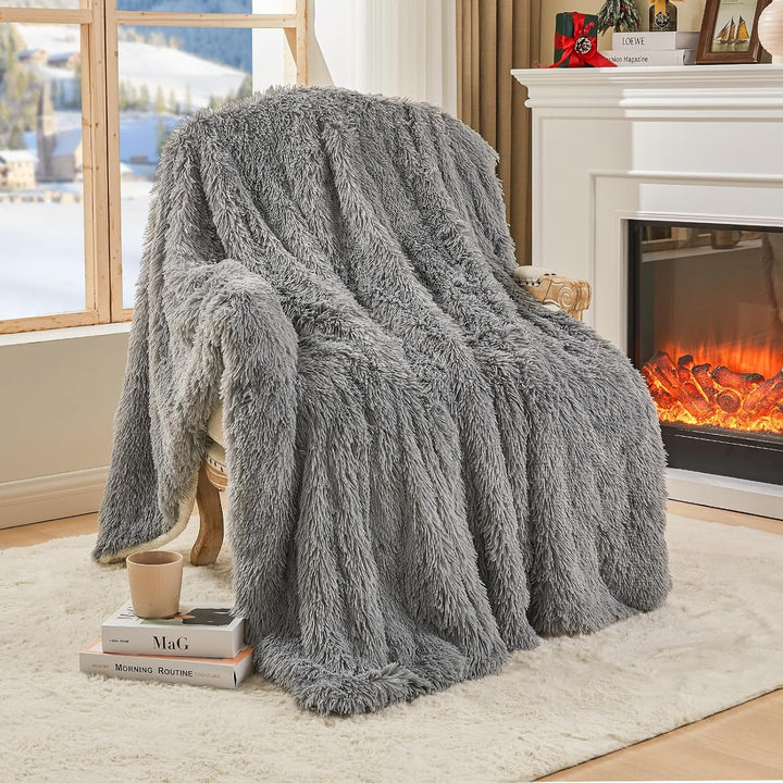 EMME Faux Kuscheldecke Flauschig, 150 x 200 cm, Felldecke, Pelz Wolldecke, Wohndecke, Super Weich, P