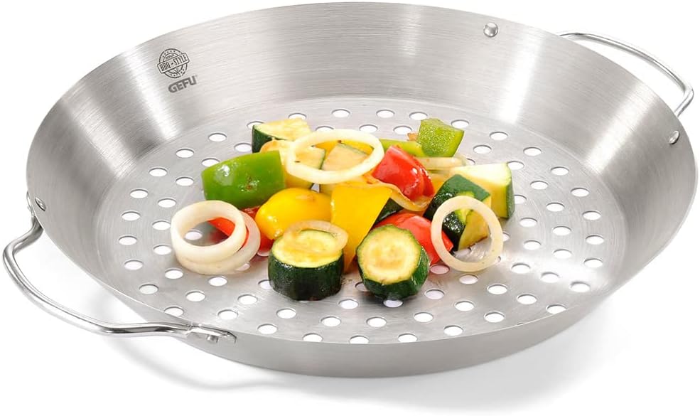 GEFU Hähnchengriller & Gemüse-Wok BBQ – Edelstahlhalter für Grill & Ofen | Mit 300ml Aromabehälter |