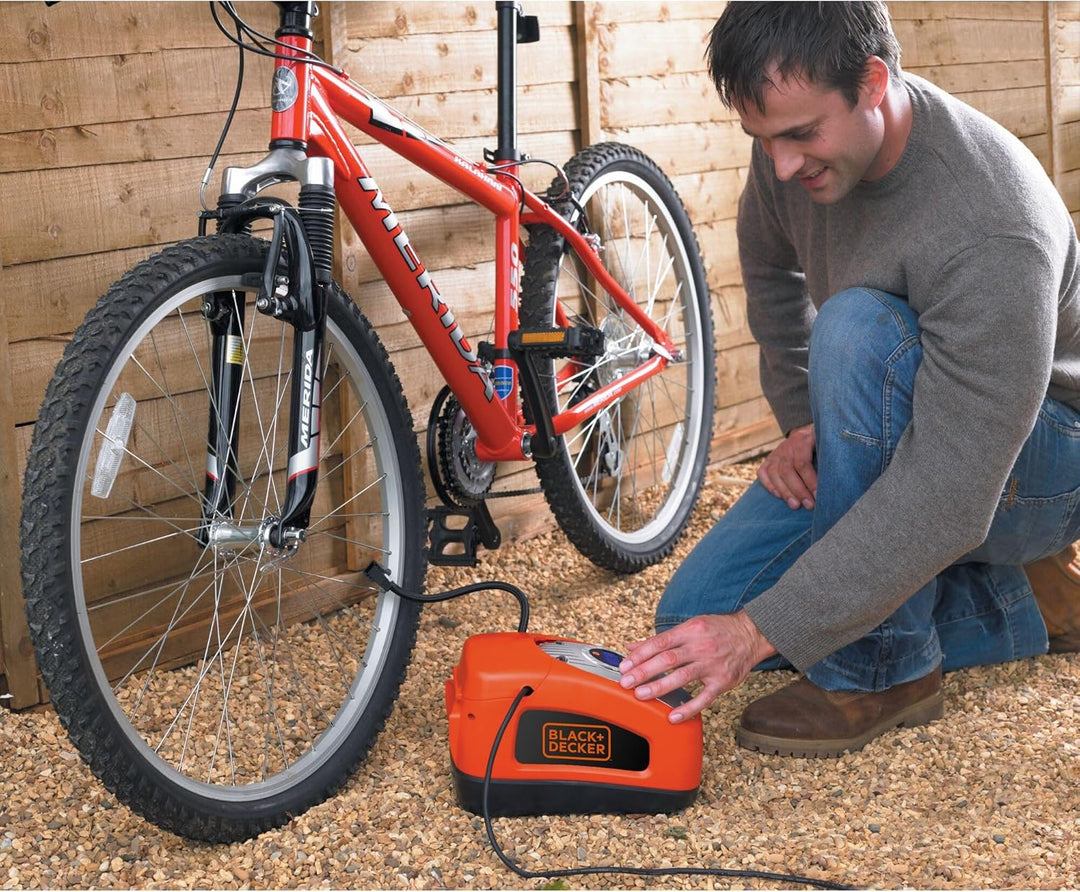 Black+Decker Kompressor (11 bar / 160PSI, Luftpumpe, digitale Druckeinstellung, Kabelfächer, beleuch