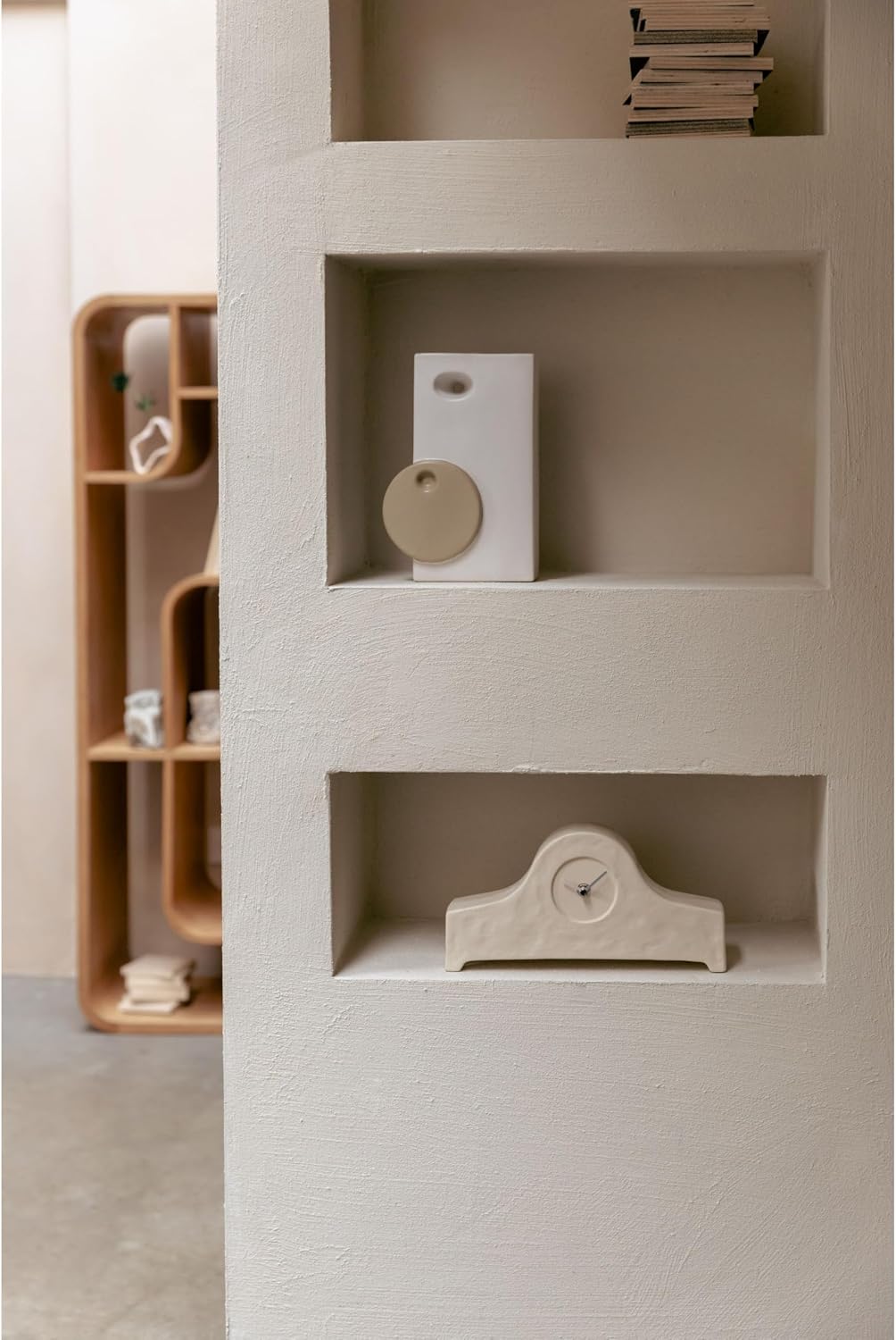 Zuiver Grandma Tischuhr Beige