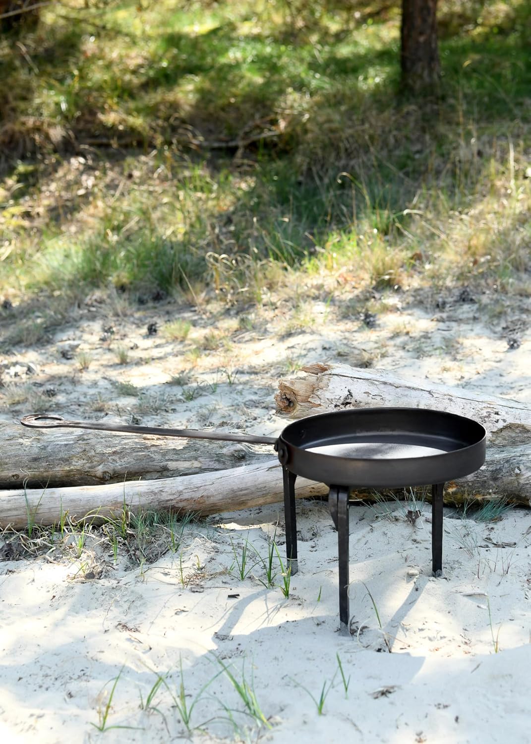 Ulfberth Handgeschmiedetes Dreibein | Pfannenknecht für Lagerfeuer/Dutch Oven | Pfannenrost Dreibein