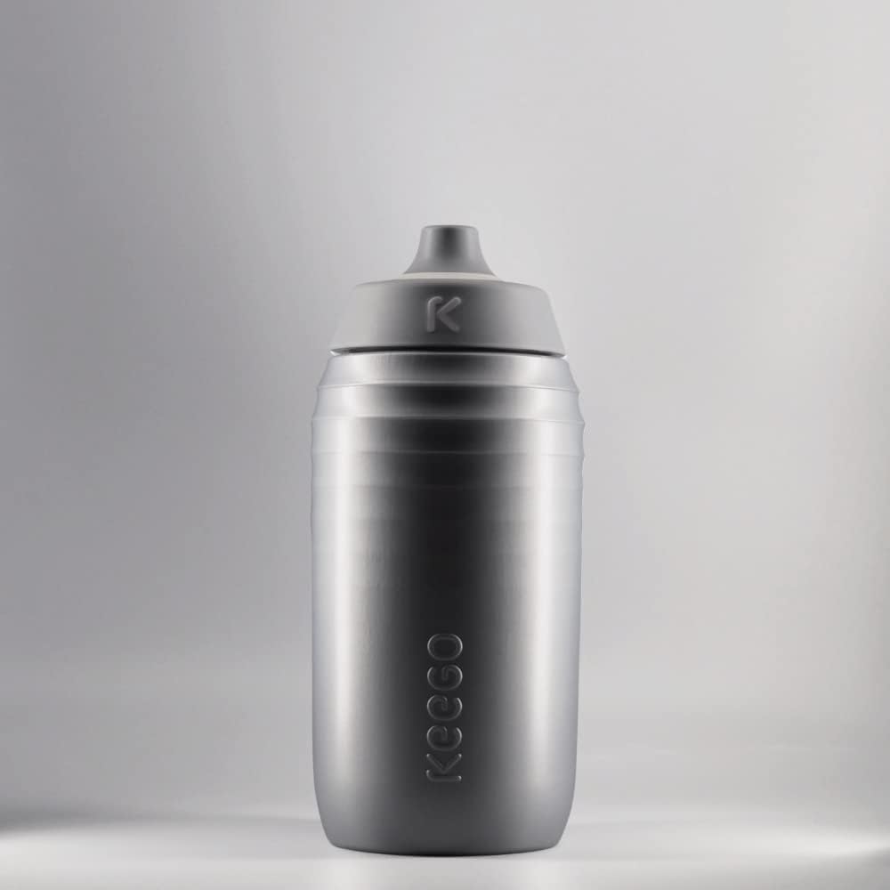 KEEGO | Die Evolution der Sportflasche | Elastisches Titan | Schützt vor Plastik im Wasser | Leicht