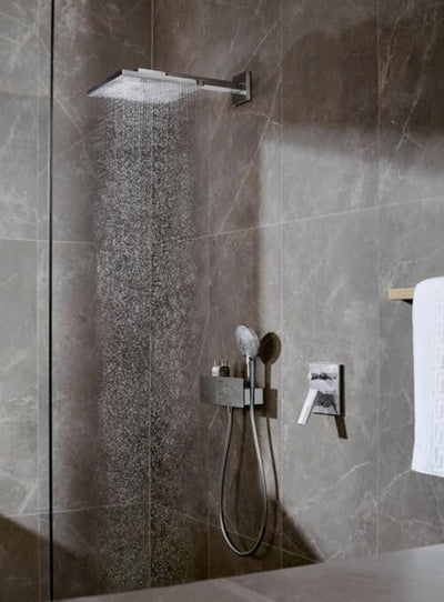 hansgrohe FixFit Schlauchanschluss, 300 mm, mit Duschkopfhalterung und Duschablage, Weiss/Chrom, Wei