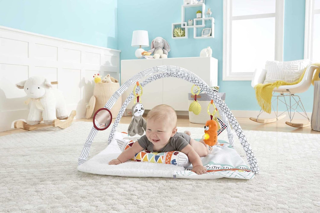 Fisher-Price GKD45 - 5 Sinnes Baby Spieldecke, kuschelig weiche Krabbeldecke mit Sensorik Spielzeug,