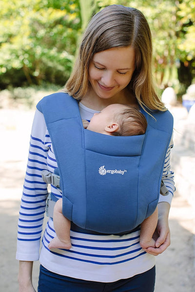 Ergobaby Embrace Babytrage für Neugeborene ab Geburt Extra Weich, Bauchtrage Baby-Tragetasche Ergono