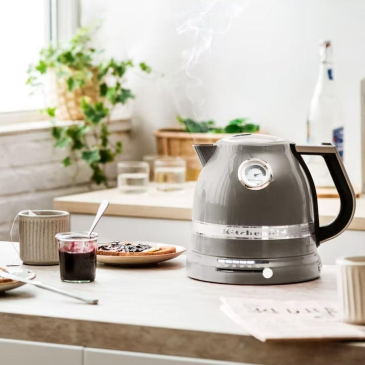 KitchenAid 5KEK1522EMS Wasserkocher Serie Artisan, medallion silber 1.5 Liter Medallion Silver, 1.5