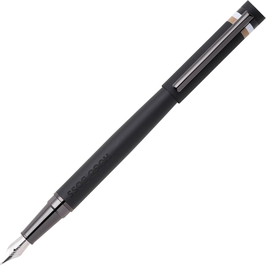Hugo Boss Loop Iconic Füllfederhalter aus Messing in der Farbe Schwarz, Länge: 14,7cm, Federstärke: