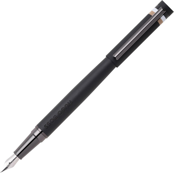 Hugo Boss Loop Iconic Füllfederhalter aus Messing in der Farbe Schwarz, Länge: 14,7cm, Federstärke: