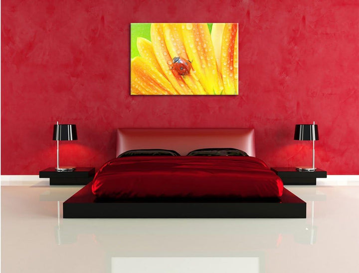 Pixxprint Marienkäfer auf gelber Blume Kunst Buntstift Effekt, Format: 100x70 auf Leinwand, XXL ries
