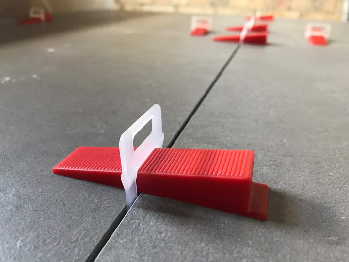 1000 Zuglaschen 200 Keile 2mm Das GÜNSTIGE Fliesen Nivelliersystem Set Laschen Verlegehilfe für Flie