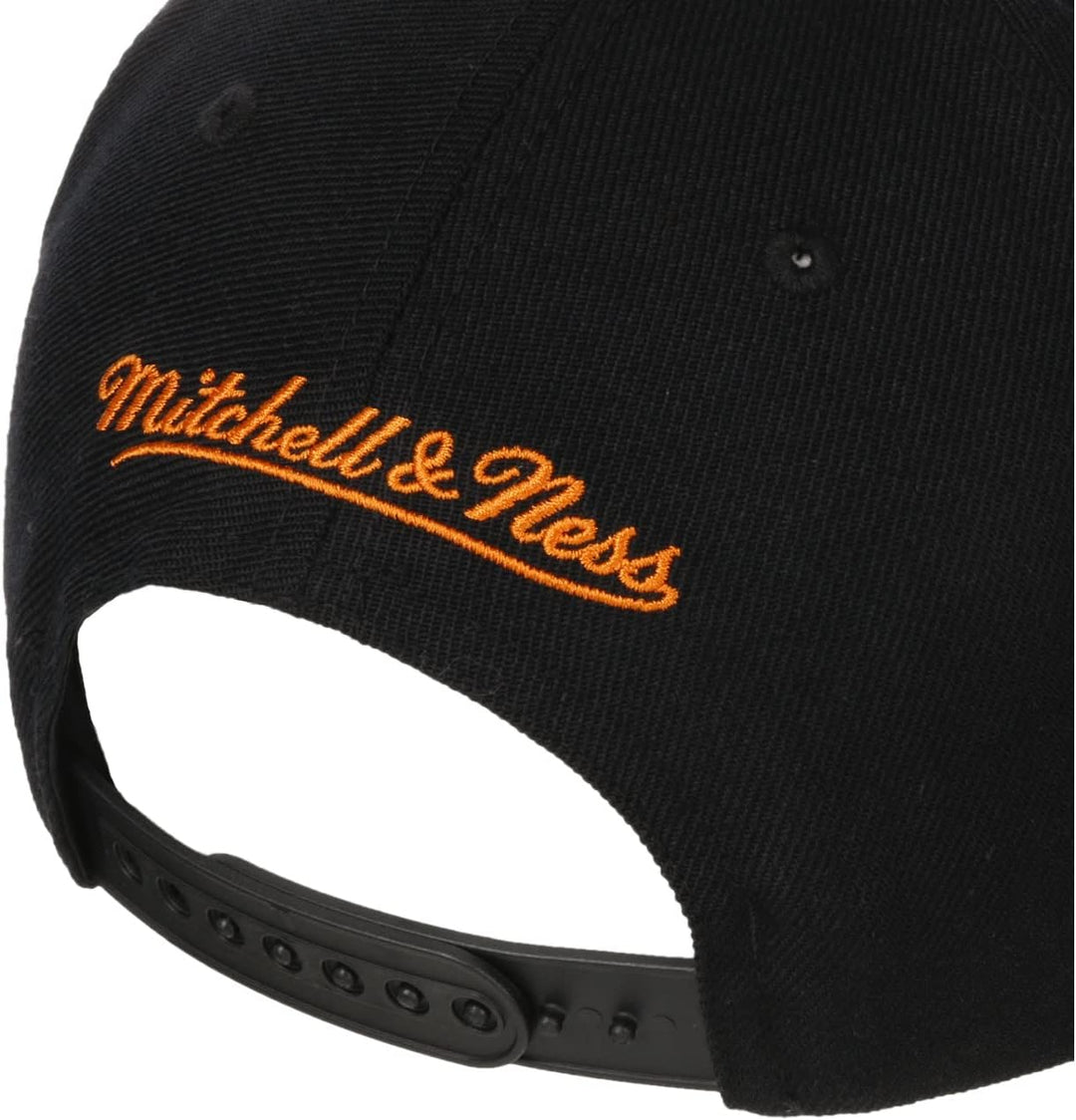 Mitchell & Ness Day One Snap Bulls Cap Basecap Baseballcap Flat Brim NBA Chicago (One Size - weiss-o