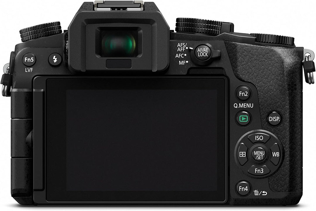 Panasonic Lumix G70KA Starterkit 16 MP, 4K Video, 7,5 cm (3 Zoll) Touchscreen, WiFi, NFC (inkl. 16 G