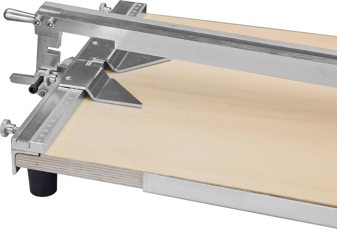 Fliesenschneidemaschine FSM 610 MH mit einer Gesamtschnittlänge von 605 mm. 610 mm