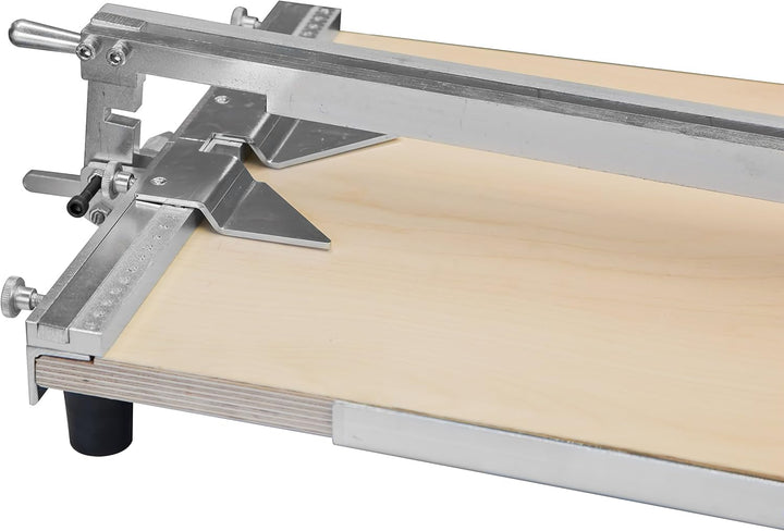 Fliesenschneidemaschine FSM 610 MH mit einer Gesamtschnittlänge von 605 mm. 610 mm