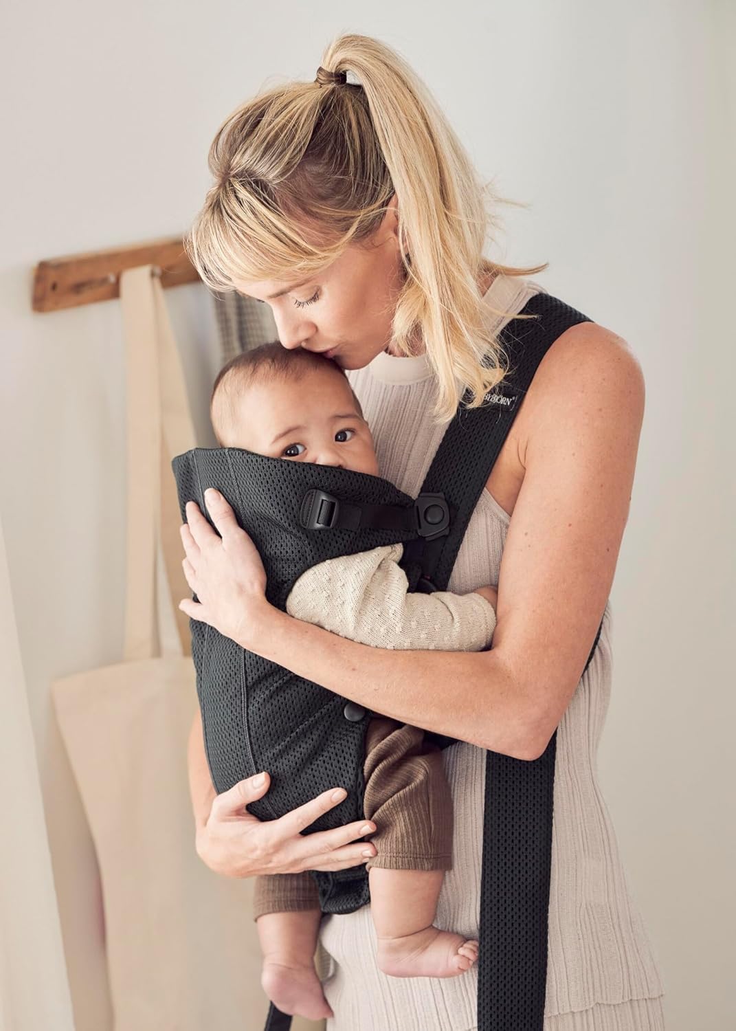 BabyBjörn Babytrage Mini, 3D-Netzstoff, Schwarz Schwarz 3D-Netzstoff, Schwarz 3D-Netzstoff