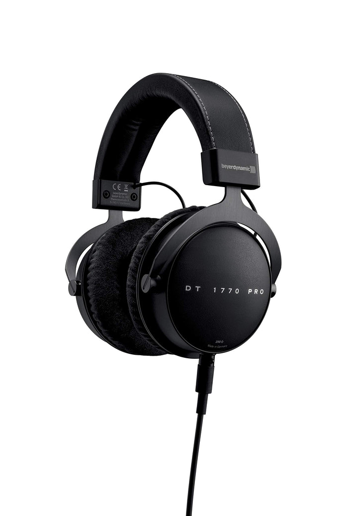 beyerdynamic DT 1770 PRO Over-Ear-Studiokopfhörer in schwarz. Geschlossene Bauweise, steckbares Kabe