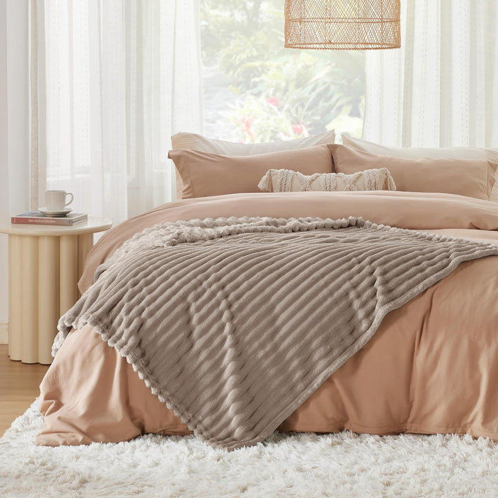 BEDSURE Kuscheldecke für Zimmer Deko - Wolldecke & Fleecedecke, Sofadecke, Weiche Warme Grobe Kordde