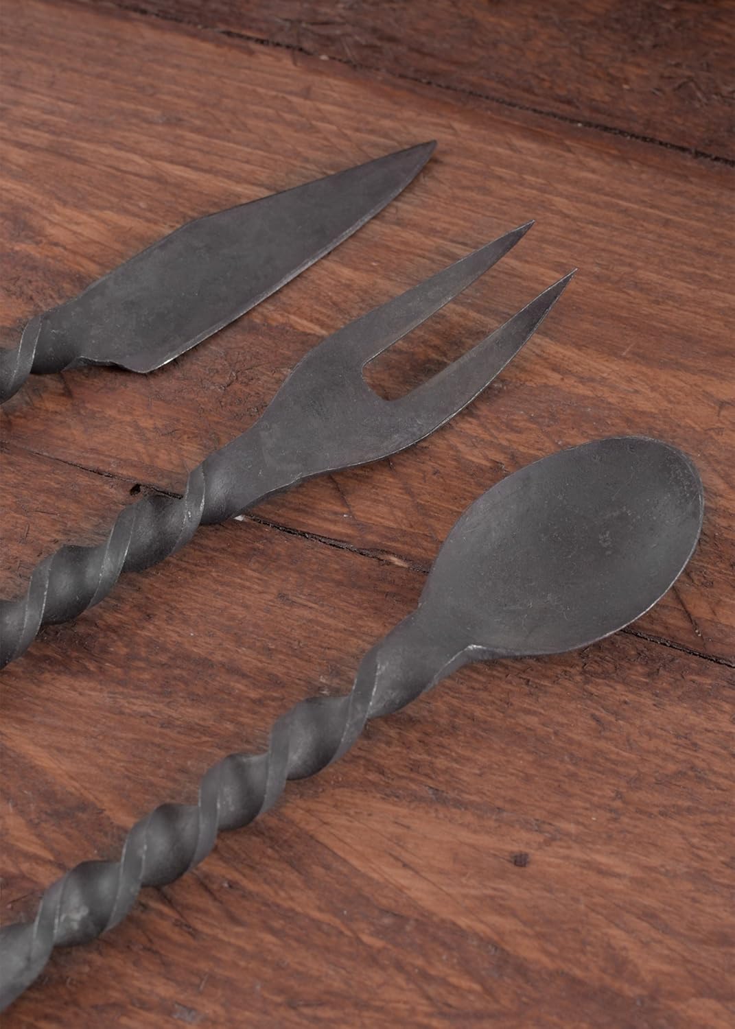Battle-Merchant Geschmiedetes Essbesteck 3-teilig Messer, Gabel, Löffel - Dekoration - Besteck - LAR