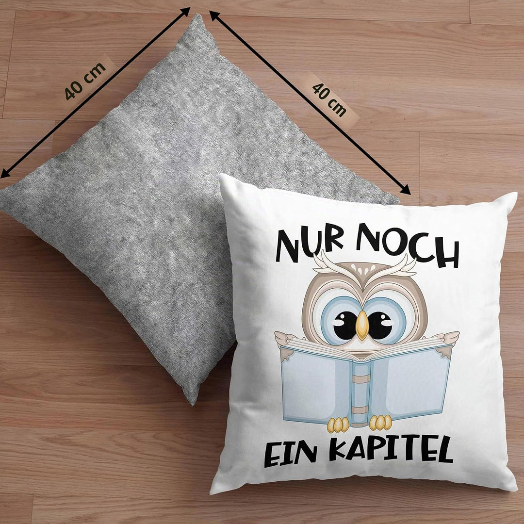 Trendation Leseratte Geschenk Kissen mit Füllung 40x40 Nur Noch EIN Kapitel Bücher Lesen Bücherwurm